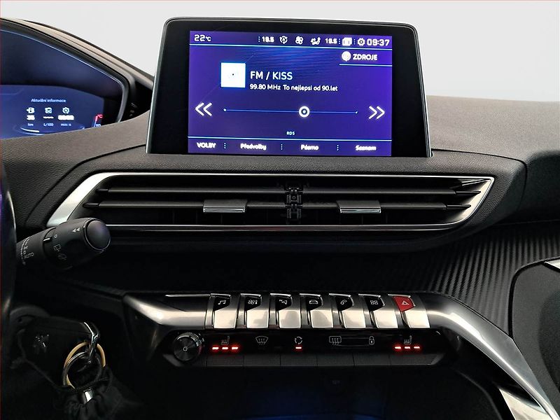 Peugeot 3008 (2016) 1.6 BlueHDi, Serv.kniha - fotka 12 z 17