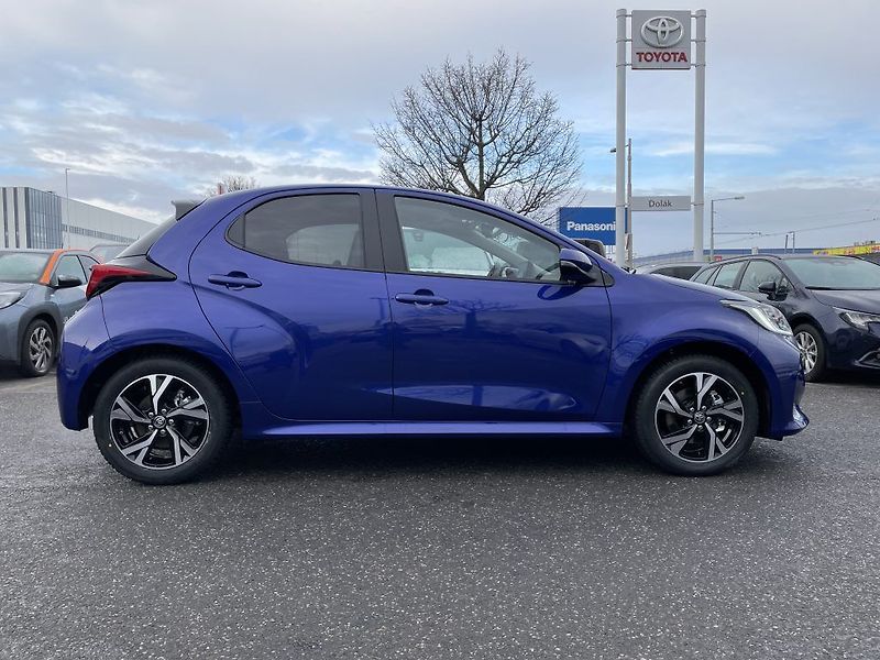 Toyota Yaris 1.5 Hybrid ODBĚR IHNED - fotka 2 z 27