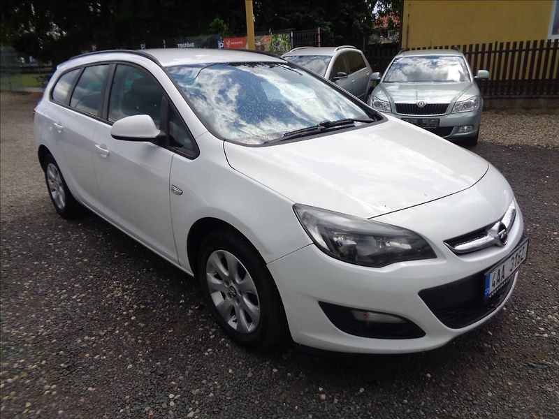 Opel Astra 1,7 - fotka 1 z 17