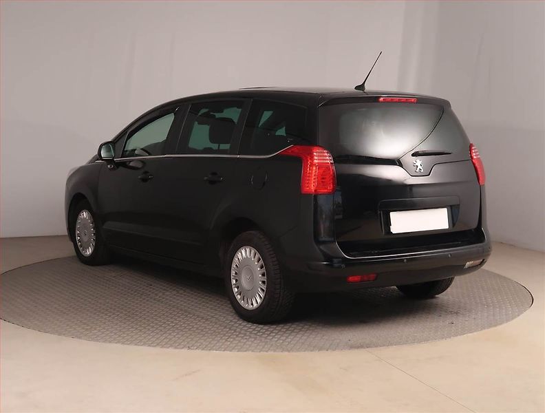 Peugeot 5008 (2014) Active Pack 1.6 HDi, Automat - fotka 4 z 16
