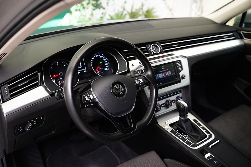 Volkswagen Passat - fotka 15 z 29