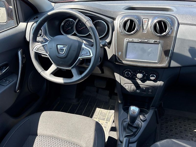 Dacia Sandero Arctica Automat - fotka 6 z 7