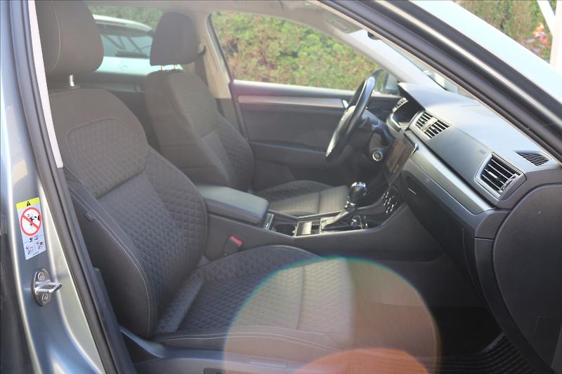 Škoda Superb 2,0 TDi, DSG , 4x4 - fotka 33 z 52