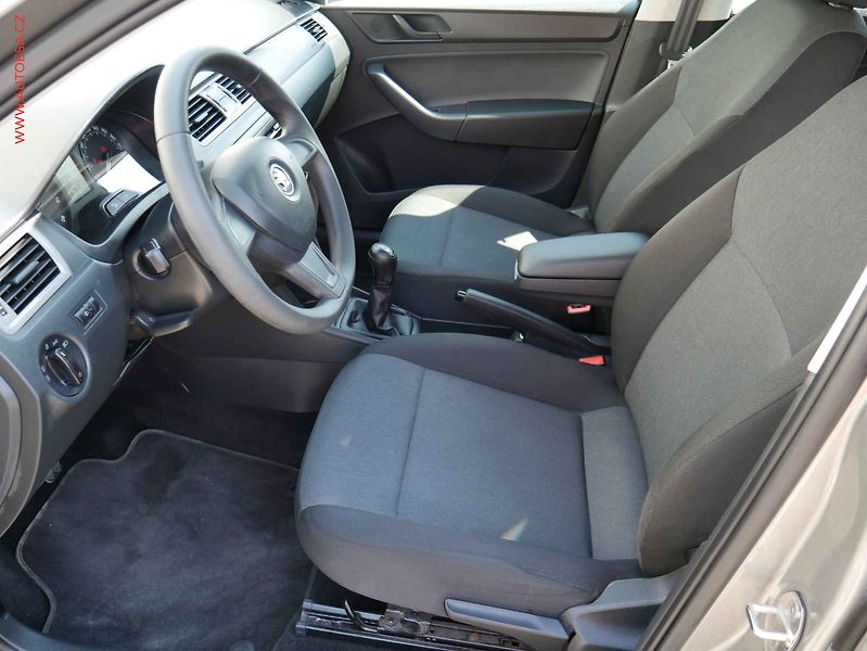 Škoda Rapid (2015) 1.2 TSi, Active - fotka 9 z 15