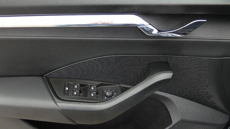 Škoda Octavia 2,0 TDI 85kW Style DSG - fotka 9 z 23