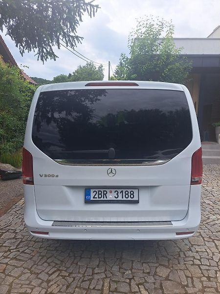 Mercedes-Benz Třídy V (2021) V 300 d, Avantg, L, 1maj.ČR - fotka 2 z 10