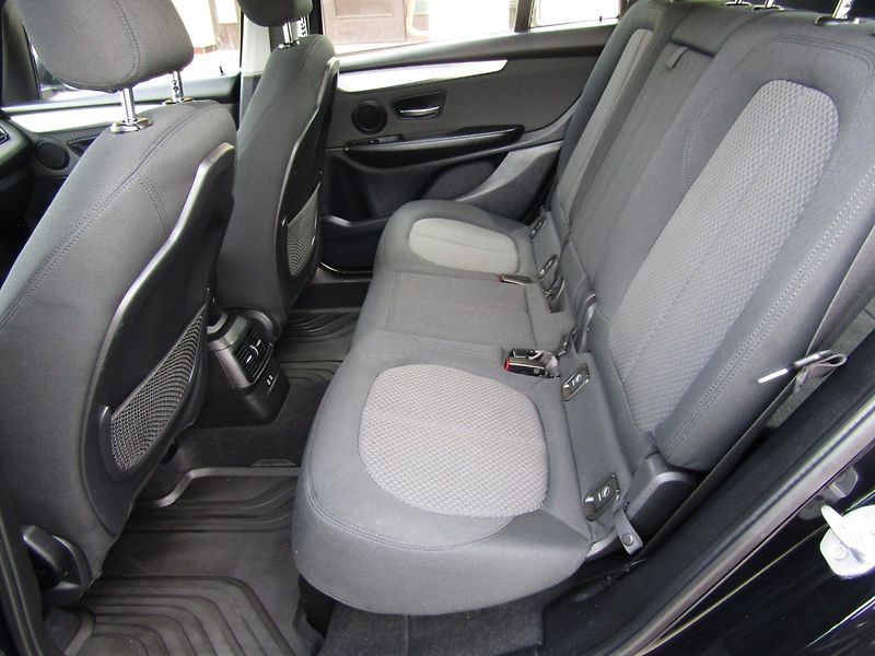 BMW Řada 2 (2019) GT 216D AUTOMAT - fotka 22 z 37