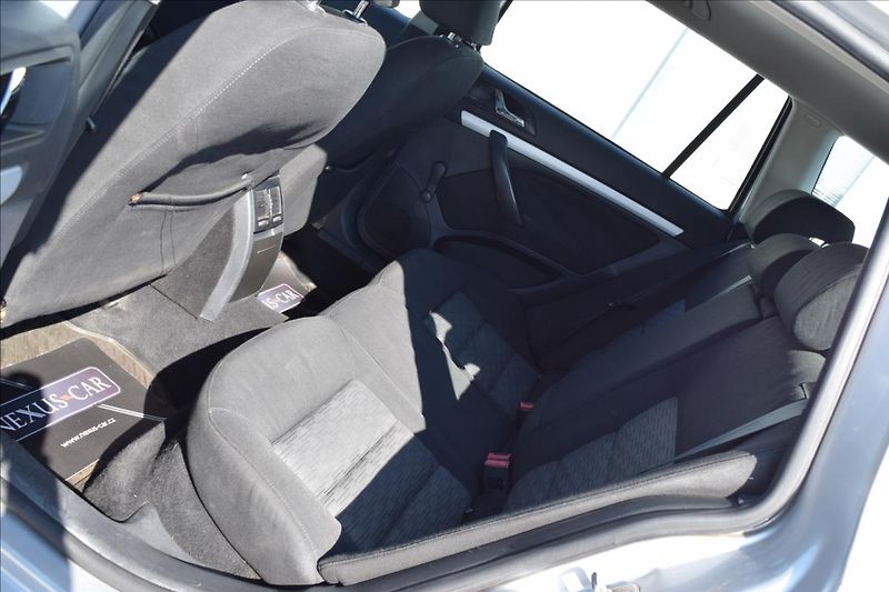 Škoda Octavia 1,9 TDI 77KW 2X KOLA PO SERVIS - fotka 18 z 49