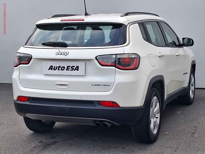 Jeep Compass (2018) 1.4T, Limited, navi - fotka 4 z 19