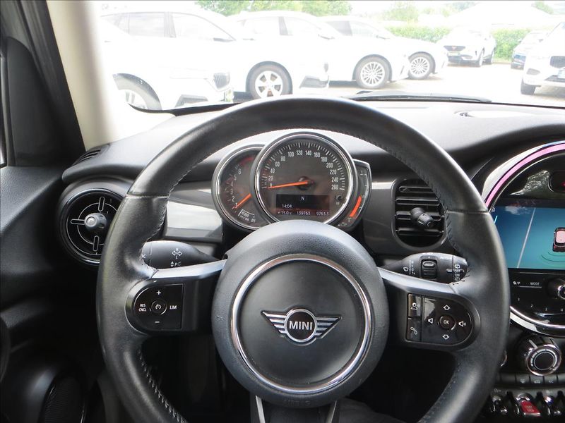Mini Cooper 1,5 100kW CZ DPH Klima,Tempo - fotka 19 z 21