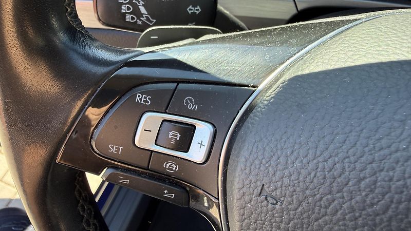 Volkswagen Touran (2022) 2.0TDi*110kW*DSG*7MÍST*STYLE* - fotka 18 z 29