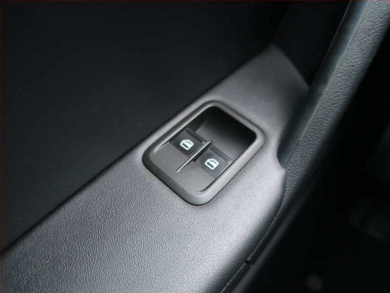 Škoda Yeti (2011) 2.0 TDI, Navi, Xenony - fotka 19 z 19