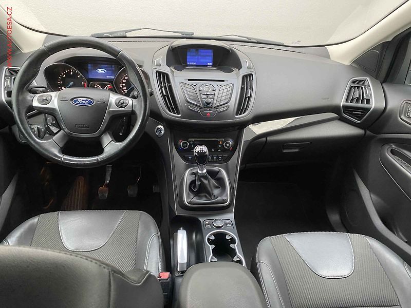 Ford Kuga (2015) 2.0TDCi 4x4, Titanium, navi - fotka 8 z 18