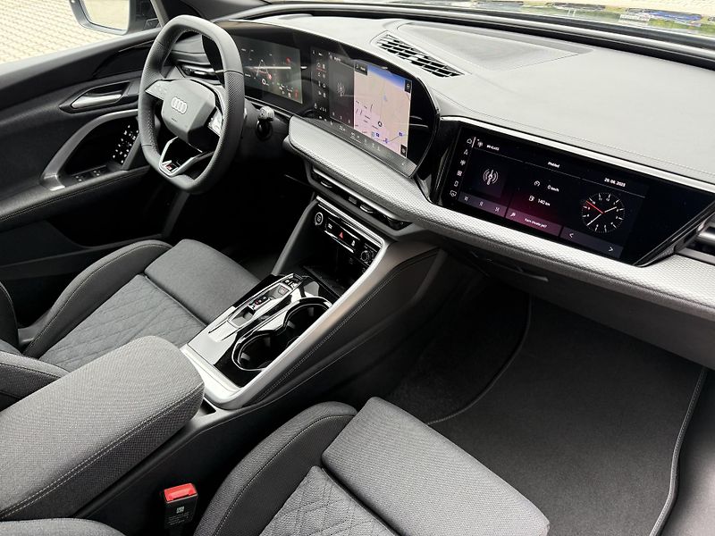 Audi Q5 (2026) TDI 150kW 4X4 S-LINE R20 3D!!! - fotka 37 z 61