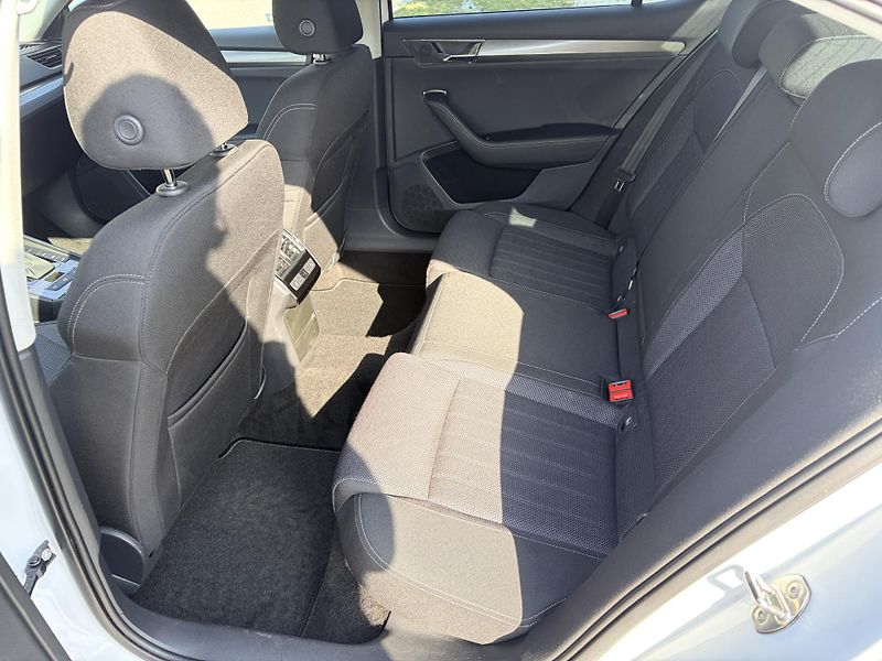 Škoda Superb 2.0TDI DSG MATRIX CANTON - fotka 47 z 59