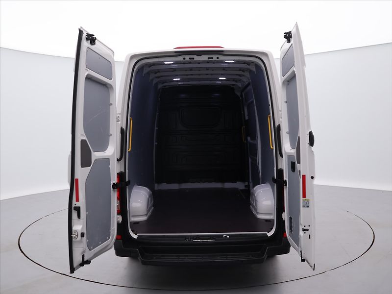 Volkswagen Crafter 2,0 TDI 103kW L2H2 DPH - fotka 9 z 34