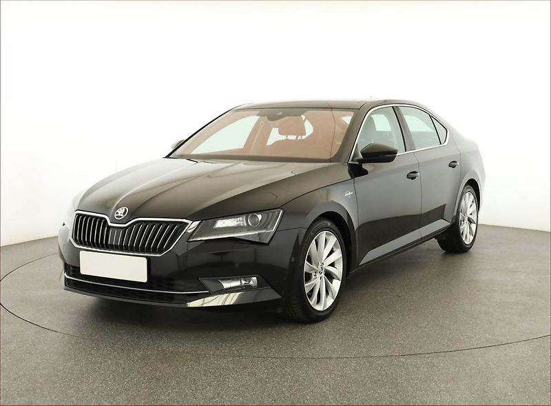 Škoda Superb (2017) Laurin&Klement 1.8 TSI, Kůže - fotka 2 z 21