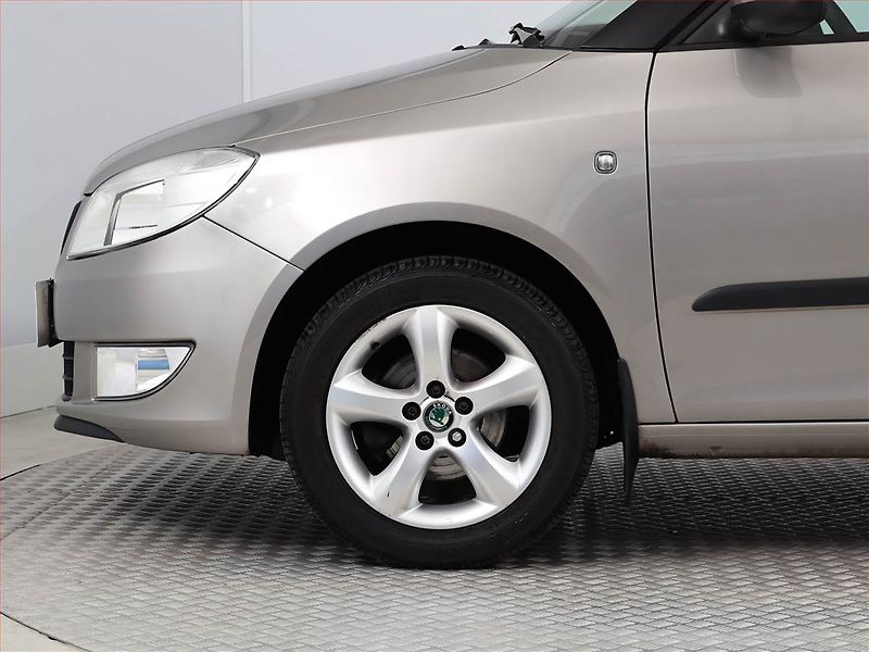 Škoda Fabia (2010) Ambition Plus 1.2 TSI - fotka 11 z 13