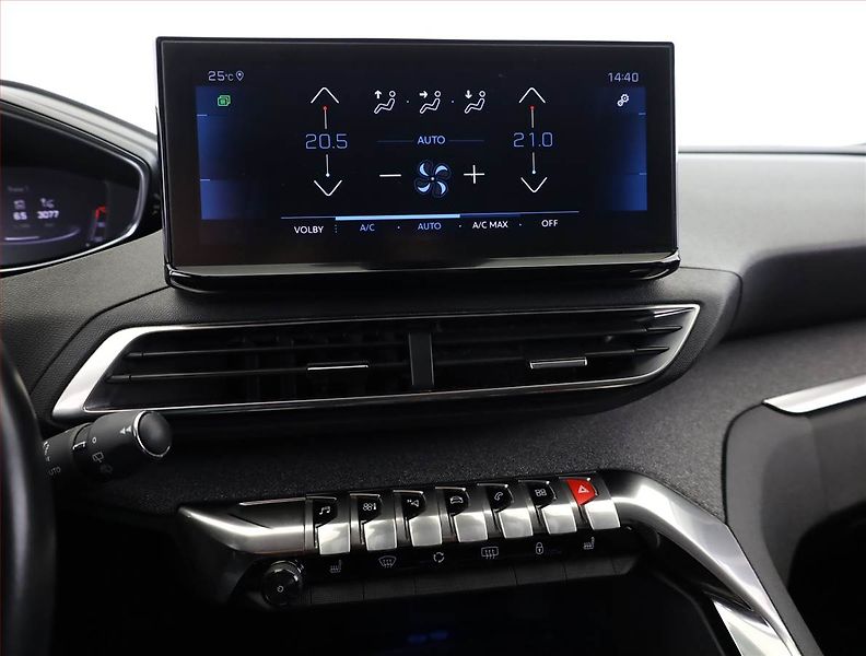 Peugeot 5008 (2021) 1.5 BlueHDi, Automat, 7 míst - fotka 10 z 19