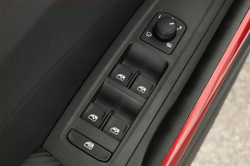 Škoda Fabia (2026) 1.0 TSI, MONTE CARLO, AUTOMAT - fotka 16 z 16