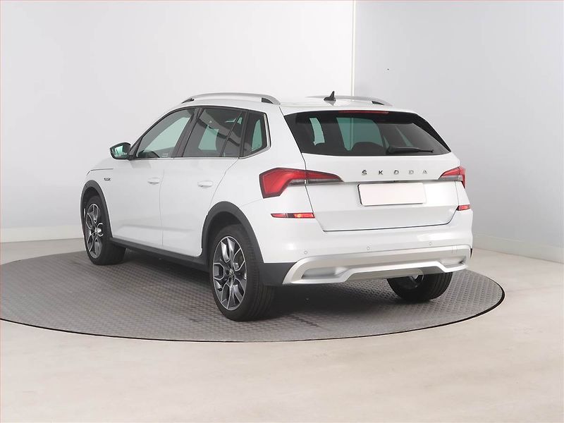 Škoda Kamiq (2021) Scoutline 1.0 TSI, Serv.kniha - fotka 4 z 12