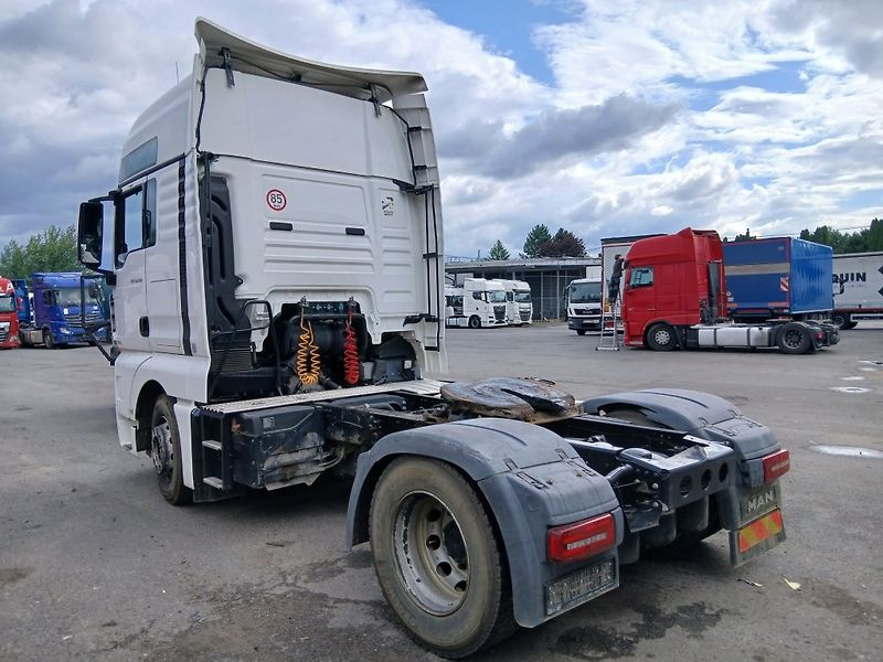 MAN TGX18.460 XXL EURO 6 POŠKOZENÝ - fotka 4 z 19