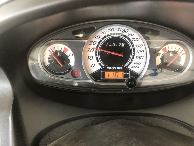 Suzuki Burgman 125 - fotka 11 z 17