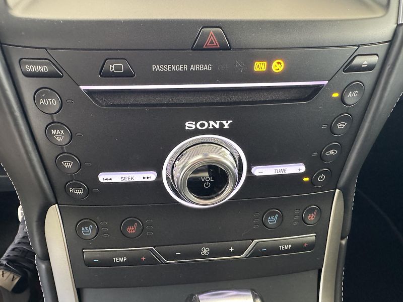 Ford S-MAX (2017) 2,0SCTi AUT. VIGNALE 7.MÍST - fotka 32 z 33