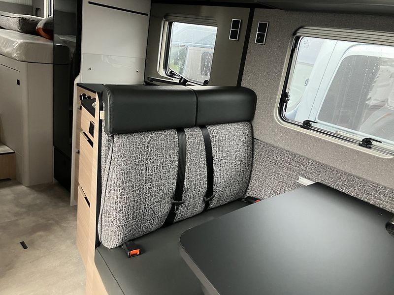 Hymer (2025) MCT600 el. postel Premium MY26 - fotka 12 z 19