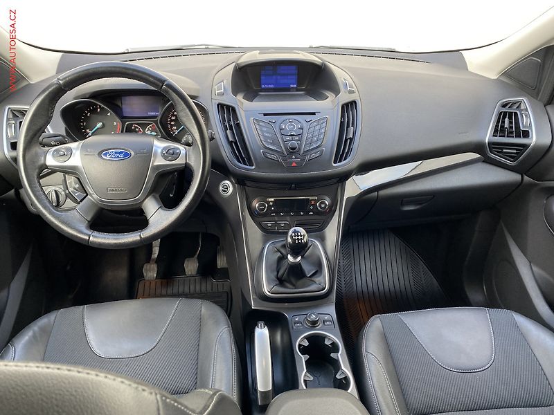 Ford Kuga (2013) 2.0 TDCi 4x4, Titanium - fotka 8 z 18
