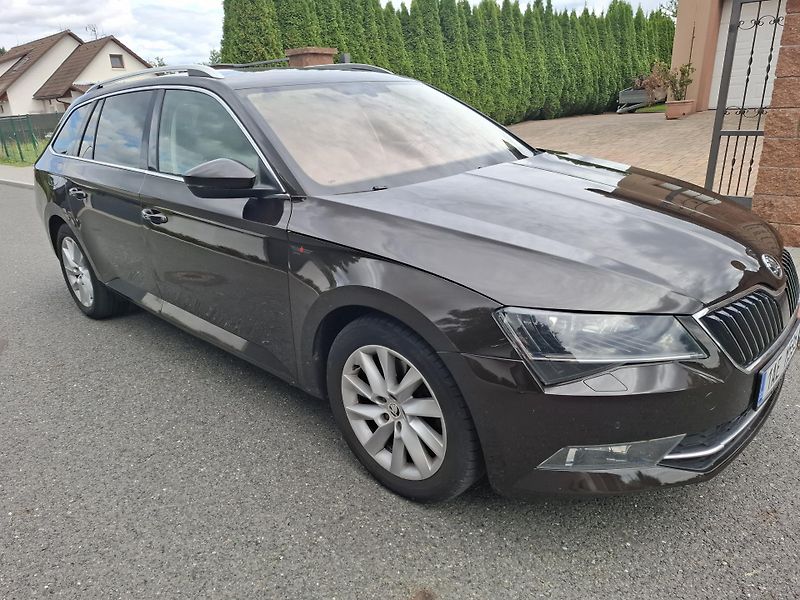Škoda Superb (2016) 2.0 TDI Elegance, alkantara - fotka 6 z 21