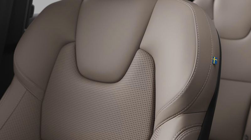 Volvo XC90 (2026) T8 PLUS DARK+ 4SERVIS/ZÁRUKA - fotka 9 z 18