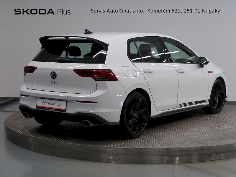 Volkswagen Golf (2024) GTI CLUBSPORT 2.0TSI 221KW DSG - fotka 2 z 38