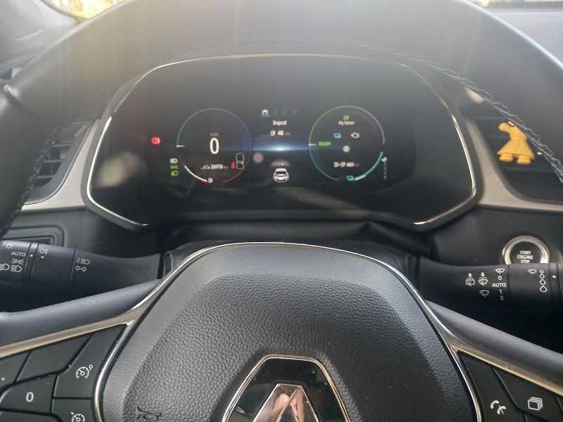 Renault Captur (2023) plug in hybrid - fotka 6 z 14