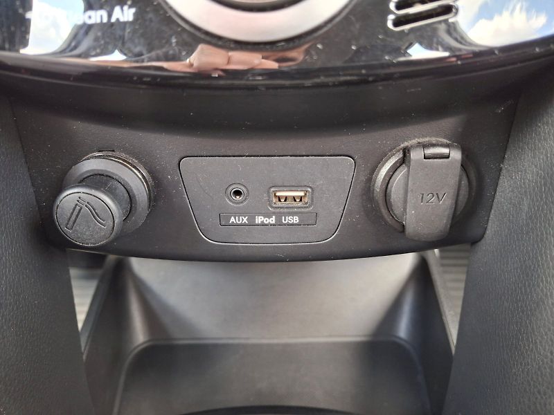 Hyundai i30 (2015) Kombi - fotka 25 z 31
