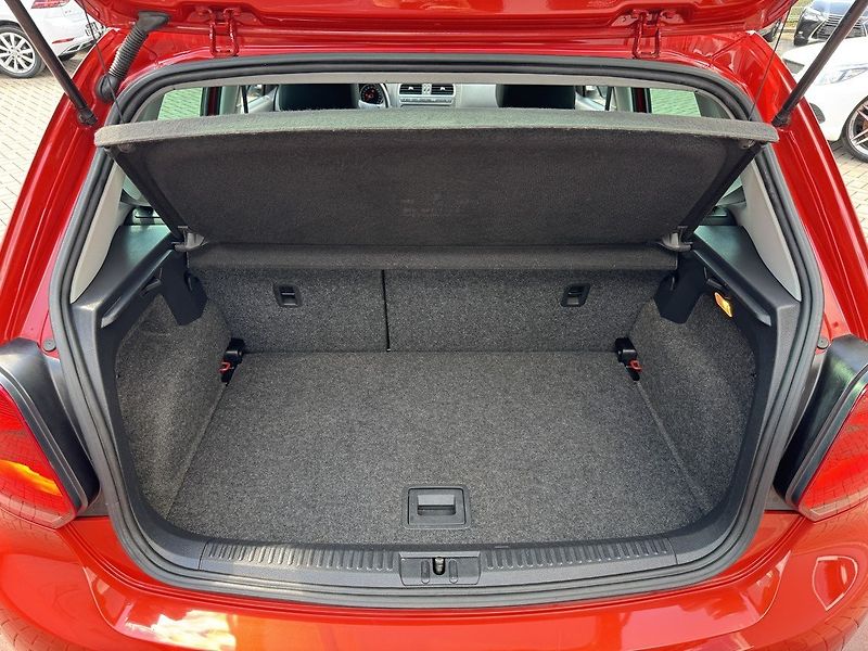 Volkswagen Polo (2011) 1.4i Style Klima Panorama - fotka 22 z 48