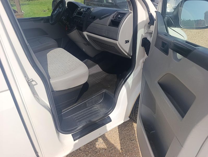 Volkswagen Transporter (2010) 2.0 TDi 6 míst LONG klima tz - fotka 15 z 26