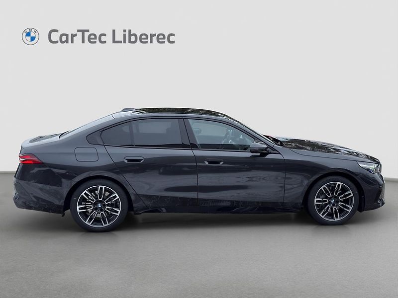 BMW Řada 5 540d xDrive Sedan - fotka 5 z 16