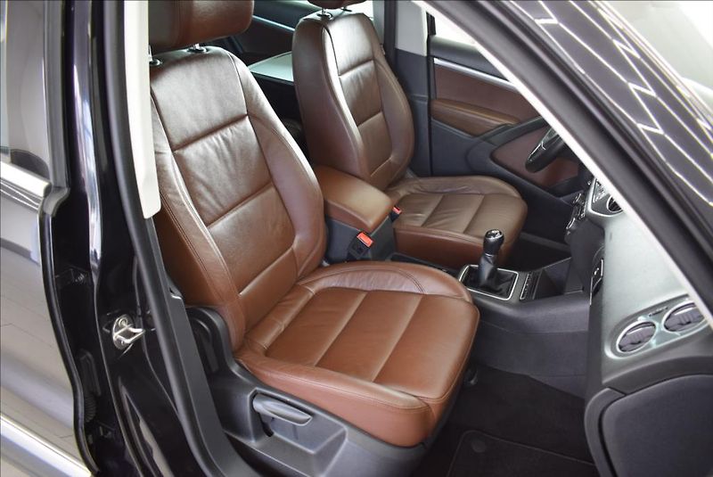 Volkswagen Tiguan 1,4 TSi, 1.maj,navi,kůže,pano, - fotka 15 z 32
