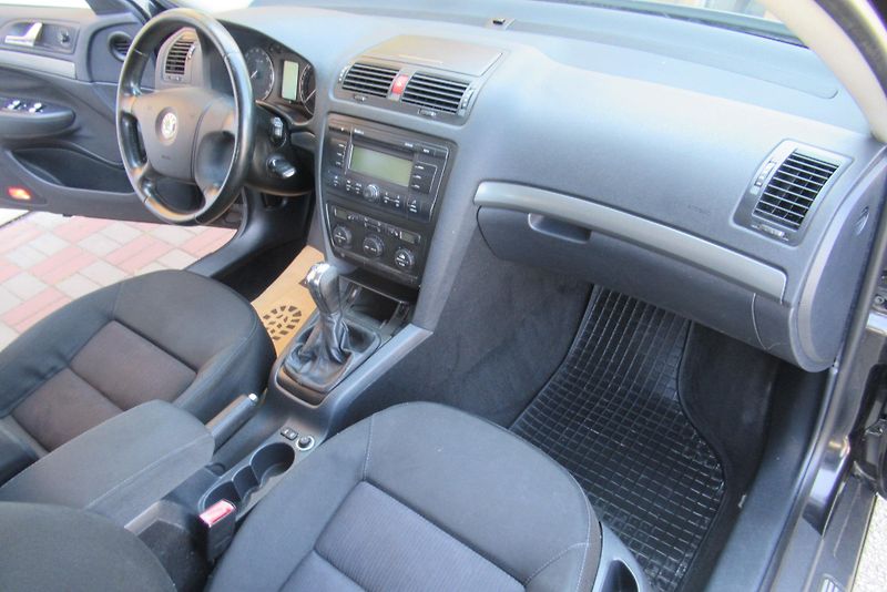 Škoda Octavia 1.9 TDi AUT. KLIMA  SADA KOL - fotka 11 z 19