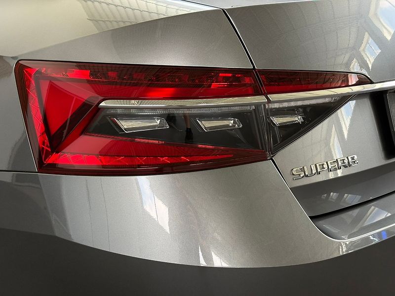 Škoda Superb 2.0TDI 110kW LED Webasto Tažné - fotka 9 z 40