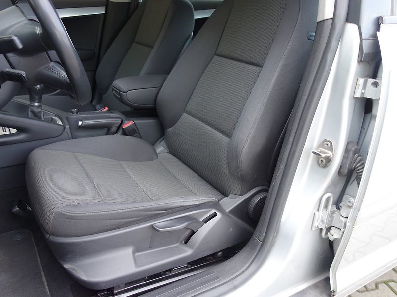 Audi A3 (2009) 2.0TDi 103kW MAN -SERVISOVÁNO - fotka 18 z 34