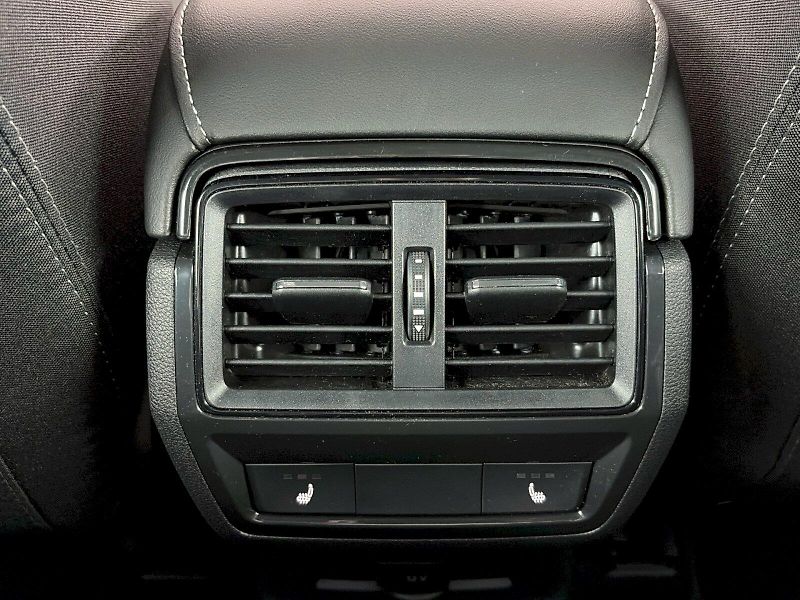 Škoda Karoq (2026) DSG 2.0TDI 110kW 4x4 SportLine - fotka 31 z 36