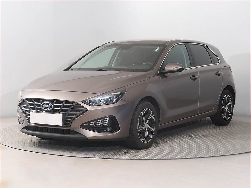 Hyundai i30 (2020) 1.5 DPI, Serv.kniha, Navi - fotka 2 z 16