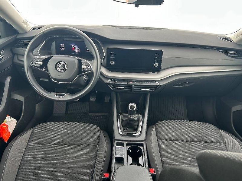Škoda Octavia Ambition 6MP 2,0TDI - fotka 10 z 23