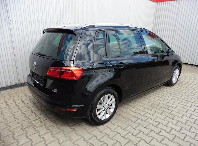 Volkswagen Golf Sportsvan 1,4 TSi Highline - fotka 3 z 17