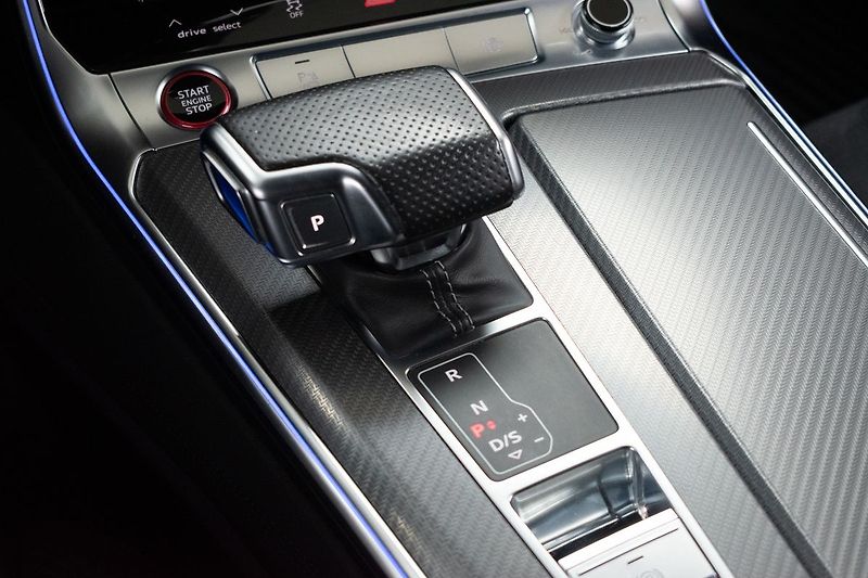 Audi RS 6 V8 4.0 TFSI 441kW QUATTRO - fotka 25 z 48