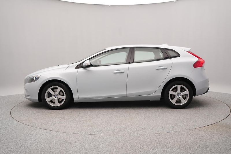 Volvo V40 T2 KINETIC CZ 1.maj REZERVACE - fotka 6 z 40