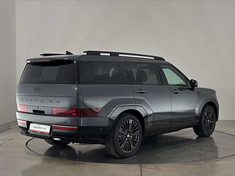 Hyundai Santa Fe Calligraphy 4x4 AT - fotka 2 z 30