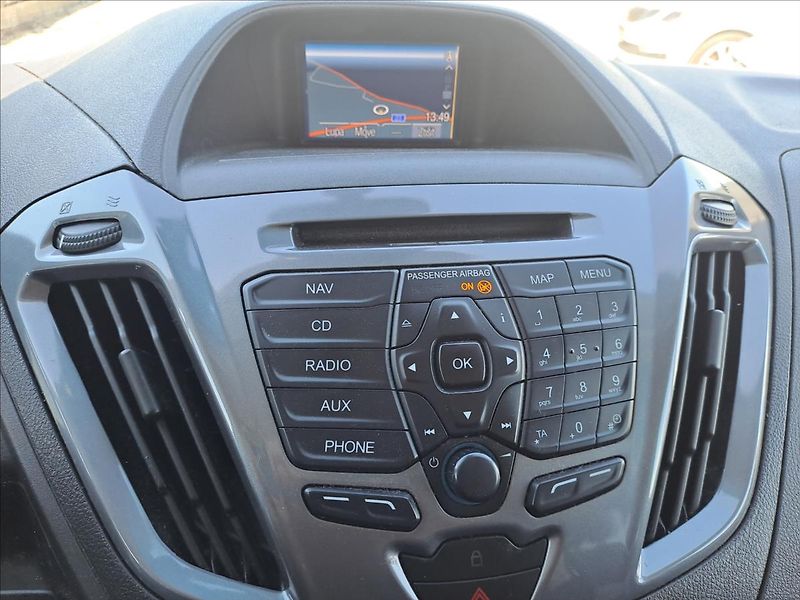 Ford Tourneo Custom 2,0 TDCI 9 MÍST - fotka 18 z 21